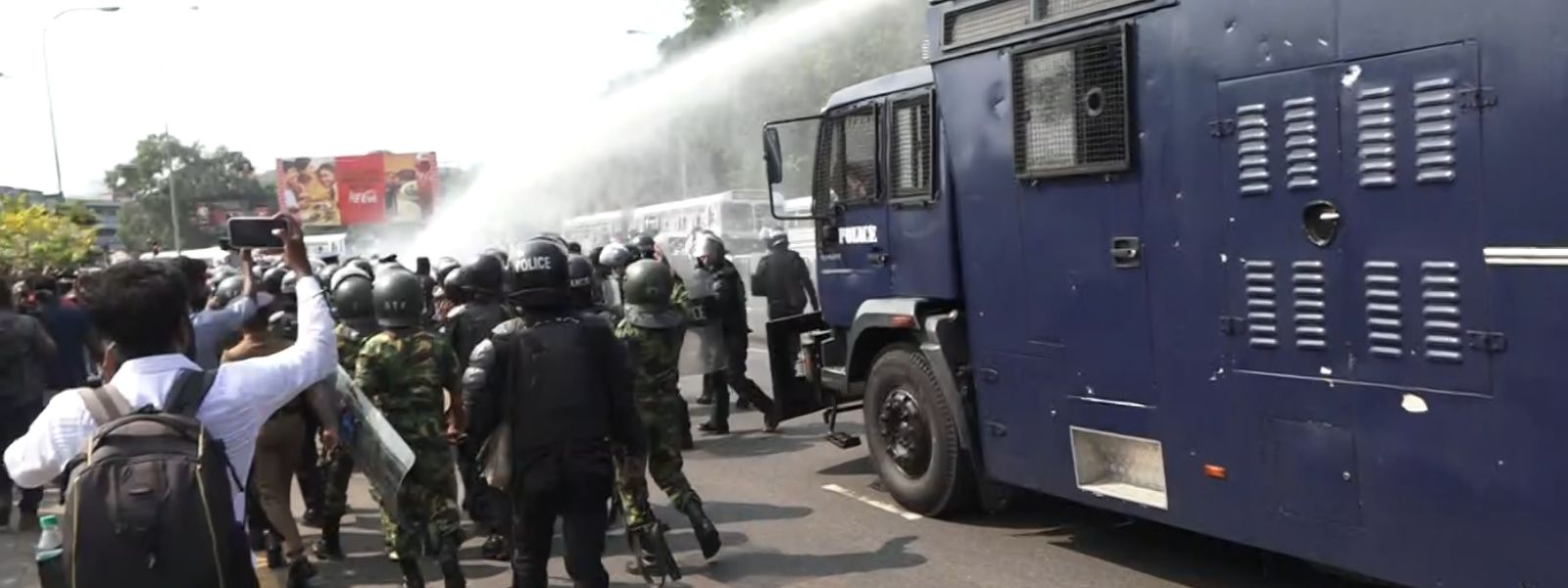 Tear Gas and Water Cannons On Pettah Protest